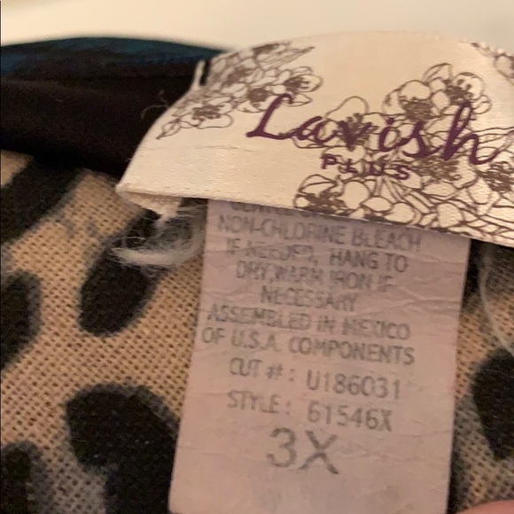 Chevron black and teal blouse with winged sleeves. - Picture 4 of 4